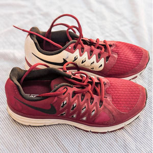 Nike Womens Size 8 Vomero 9 Maroon Burgundy Black White Sneakers 677249-602